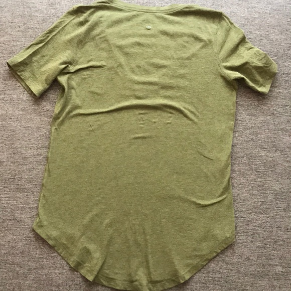🍋 lululemon athletica green short sleeve shirt - Picture 2 of 3